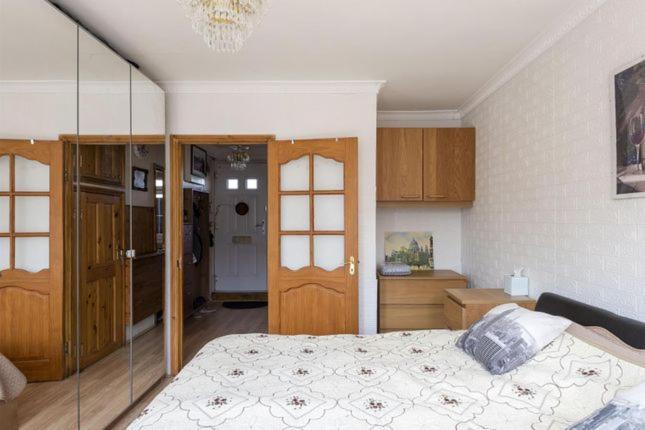 1 Bedroom Flat Close To City With Free Parking Arrangement London Eksteriør billede