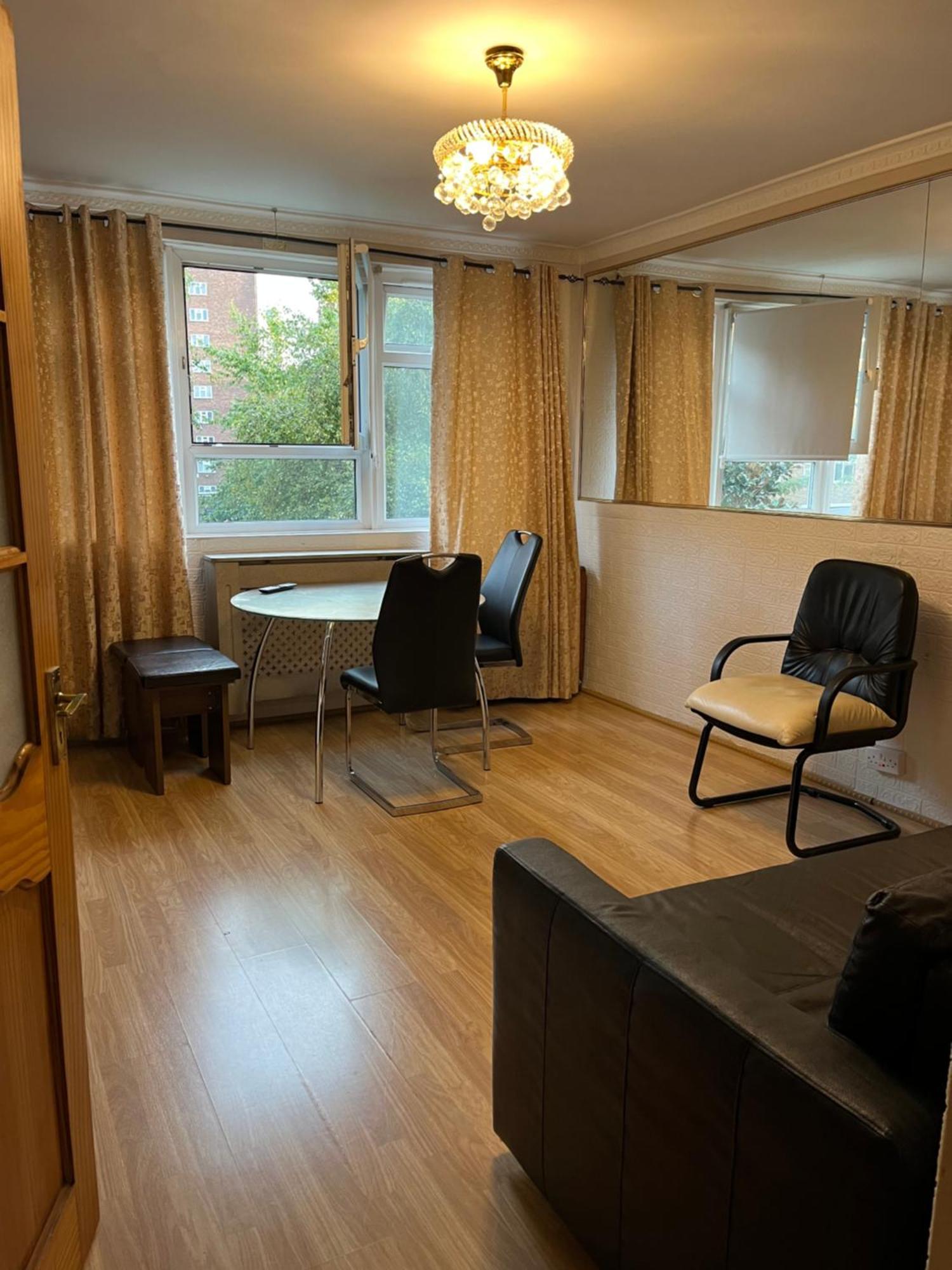 1 Bedroom Flat Close To City With Free Parking Arrangement London Eksteriør billede